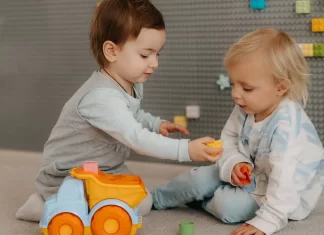 Dlaczego zajęcia dodatkowe są ważne dla rozwoju malucha? 527-dlaczego-zajecia-dodatkowe-sa-wazne-dla-rozwoju-malucha.webp